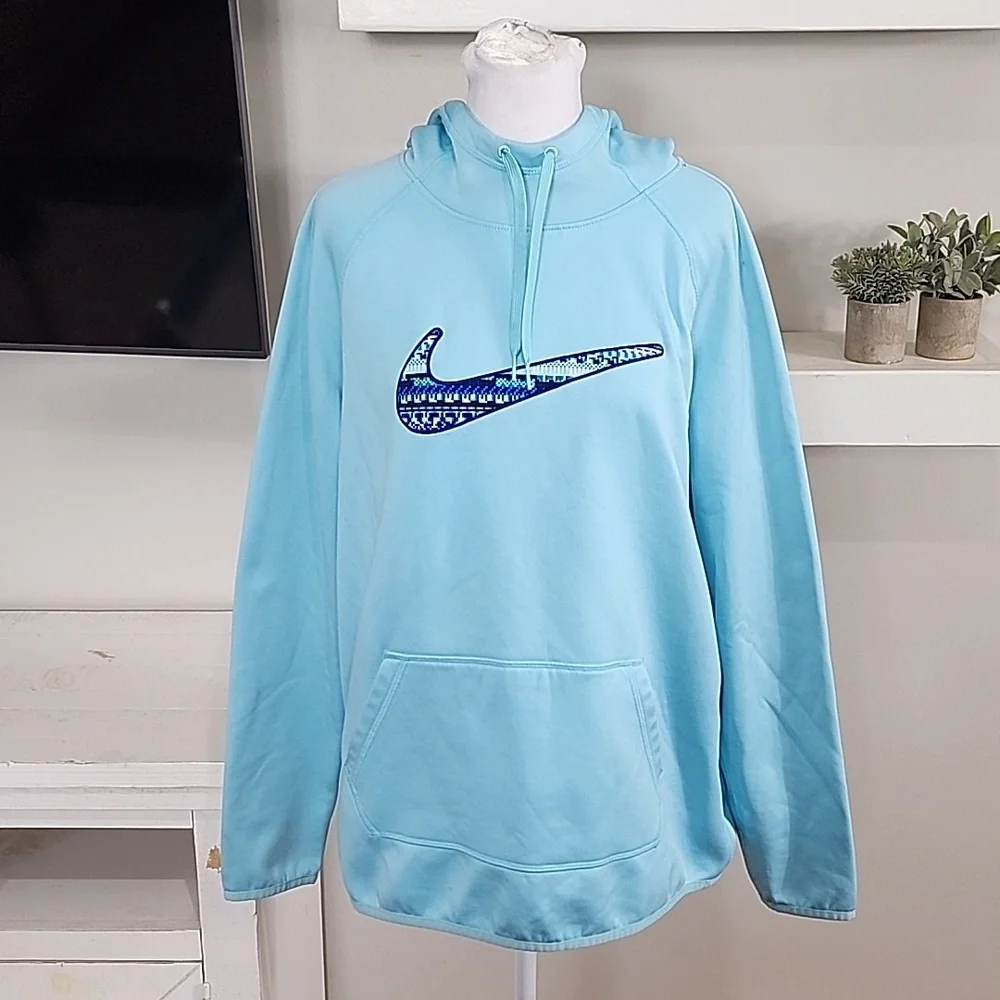 Nike Therma-Fit Long Sleeve Hoodie With Pocket